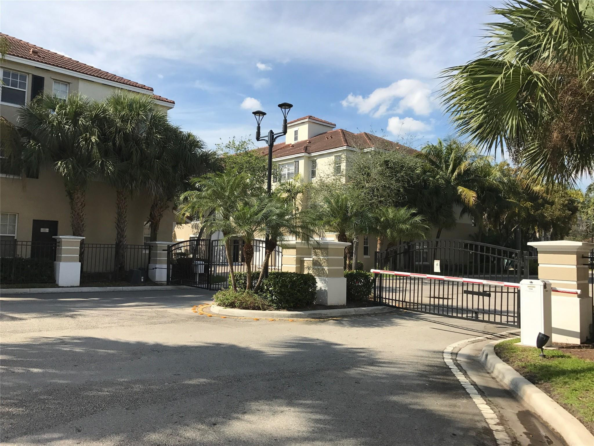 El-Ad Poinciana Condo - Residential