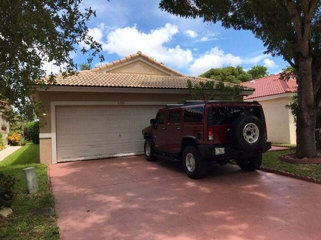 Photo of 6352 NW 36 Avenue, Coconut Creek, FL 33073 (MLS # R10756863)