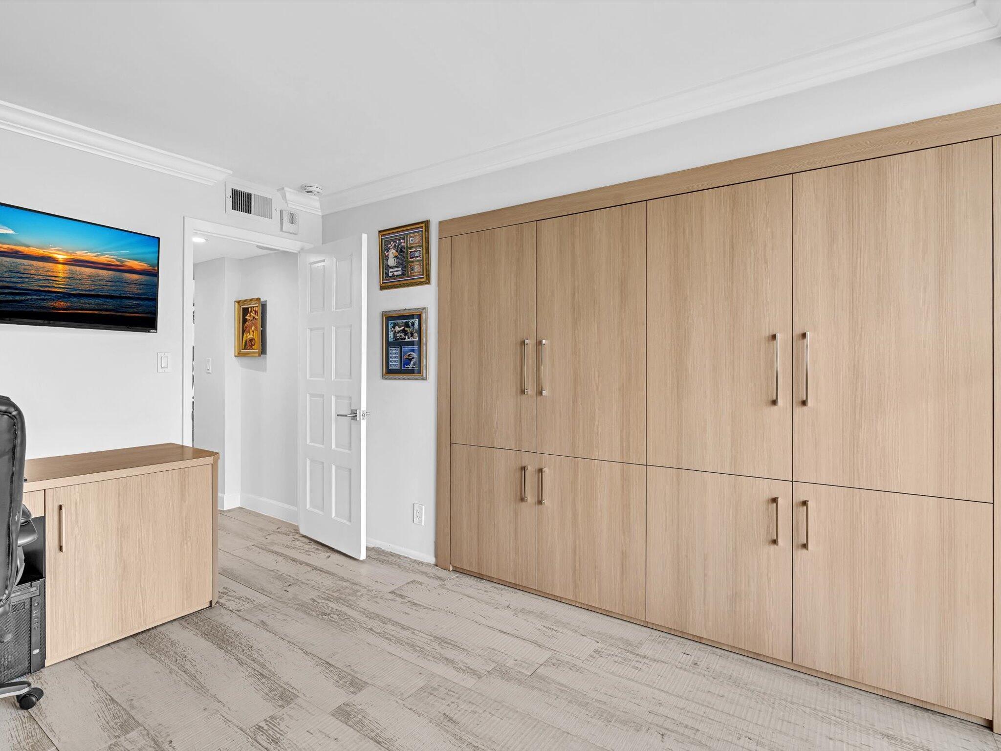 THREE THOUSAND CONDO - Residential