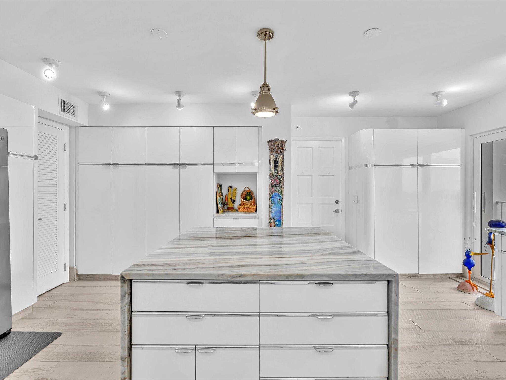 THREE THOUSAND CONDO - Residential