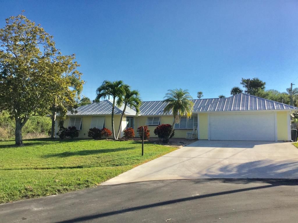 Photo of 3790 Spinnaker Court, Fort Pierce, FL 34946 (MLS # R10863171)
