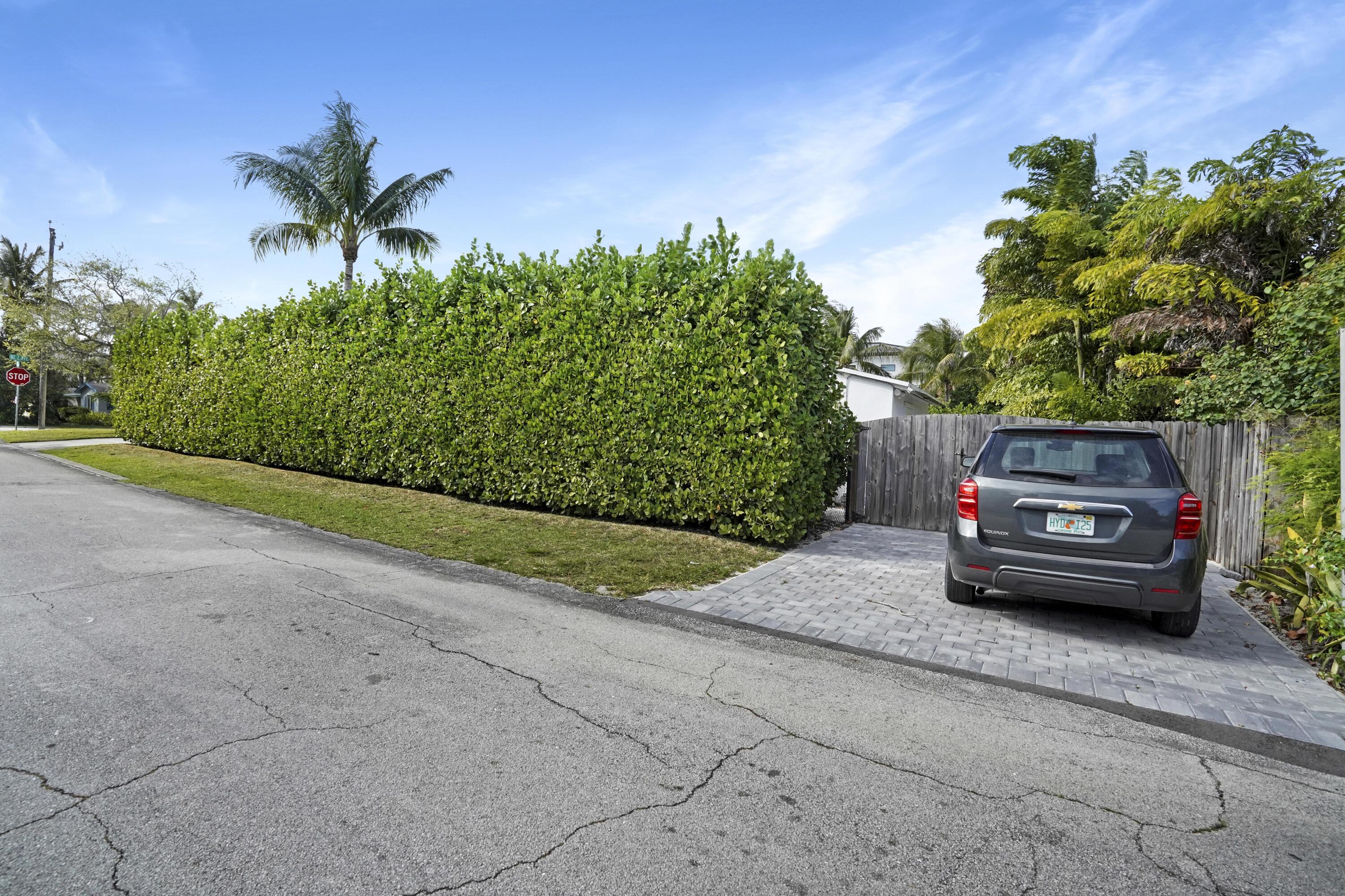 PLUMOSA PARK SEC A, B AND - Residential