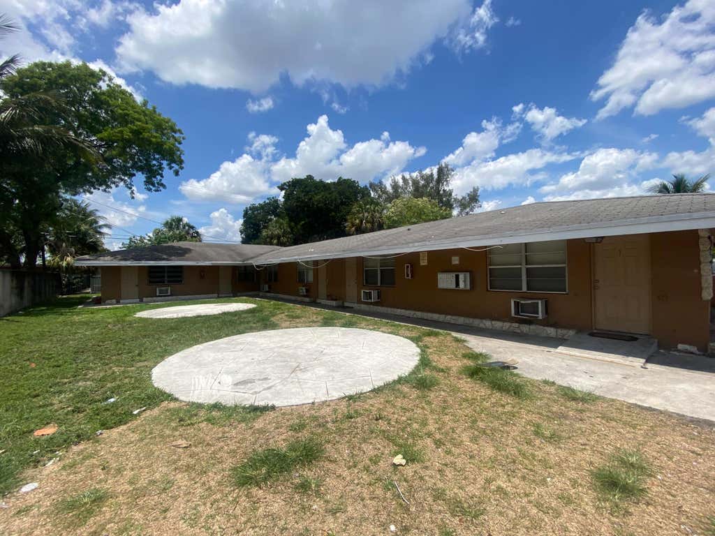 Photo of 1019 NW 5th Avenue, Fort Lauderdale, FL 33311 (MLS # B26036348)