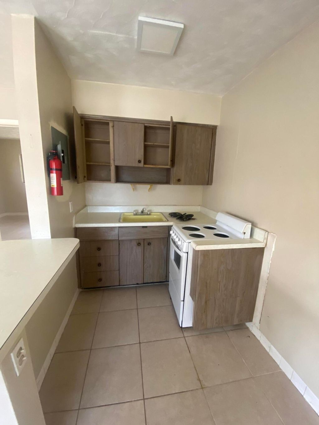 Photo of 1019 NW 5th Avenue, Fort Lauderdale, FL 33311 (MLS # B26036348)