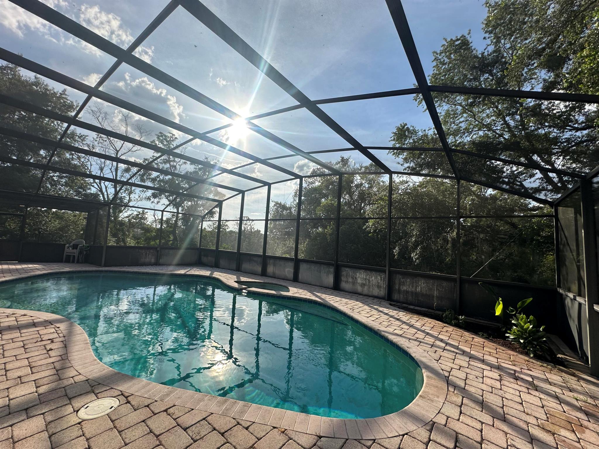 2120 Lakebreeze Way