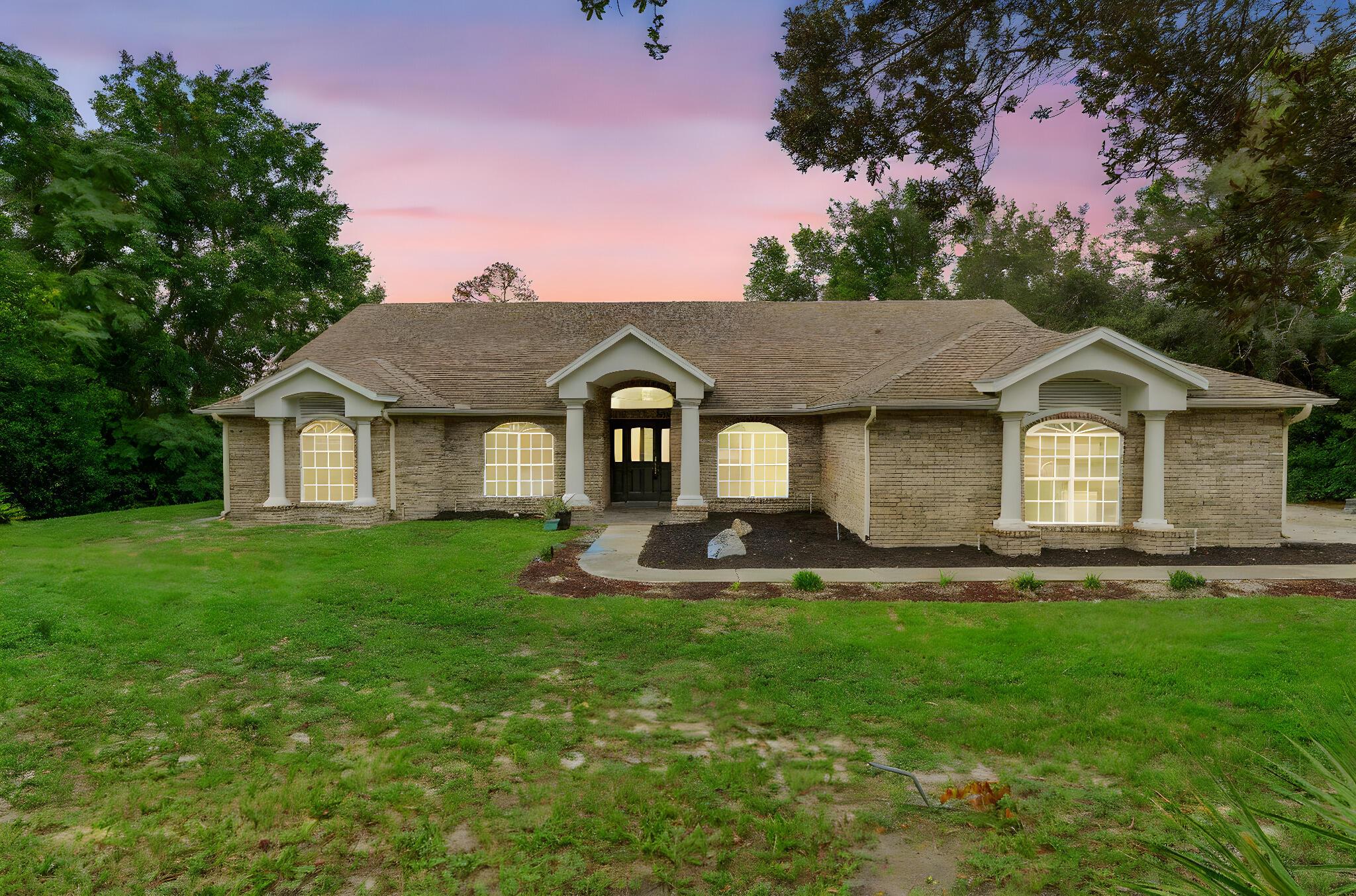 2120 Lakebreeze Way