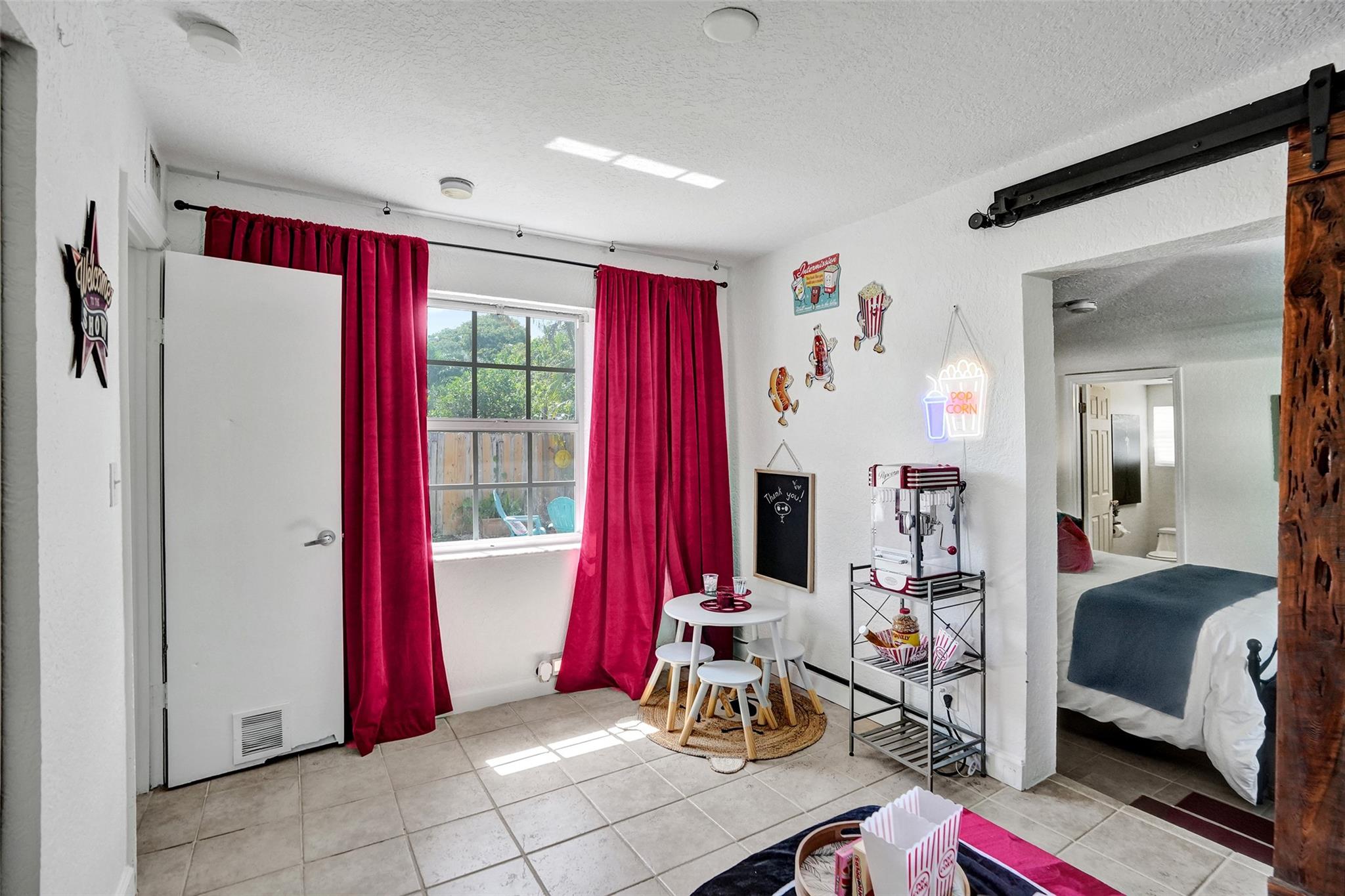Petite - Residential