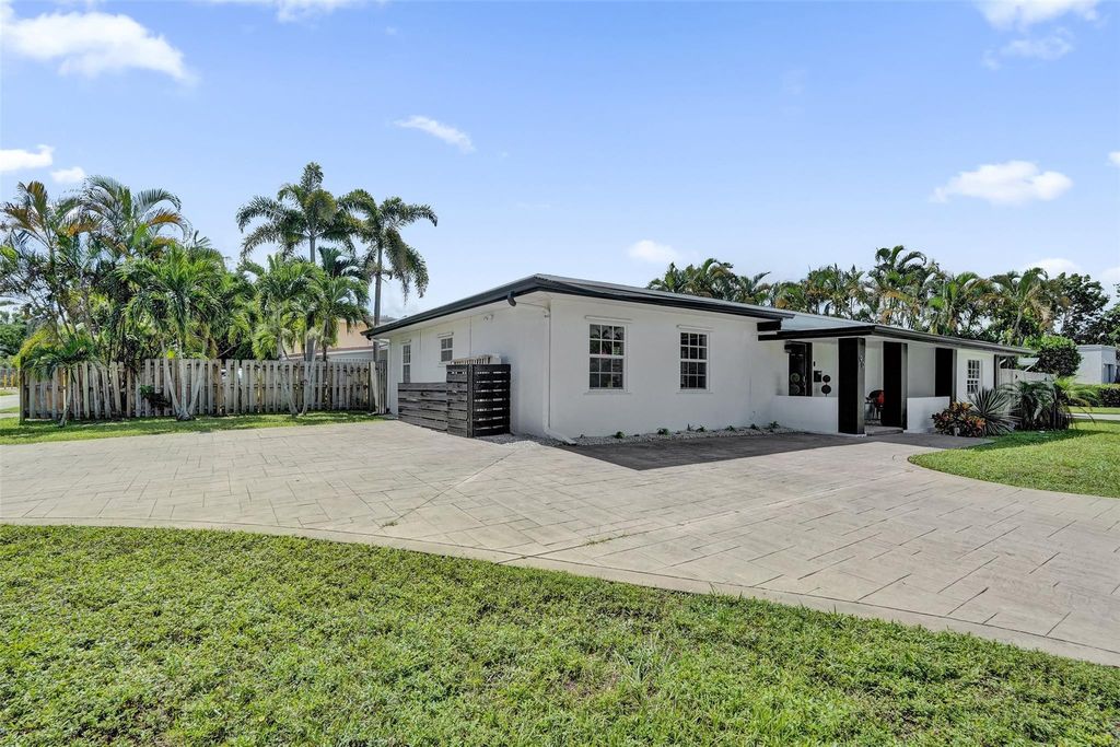 Photo of 90 NE 26th Street, Wilton Manors, FL 33305 (MLS # F10531274)