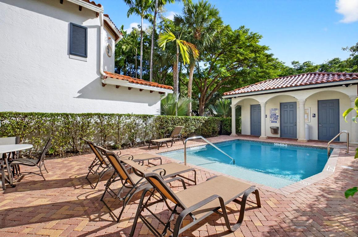 1659 N Federal Highway