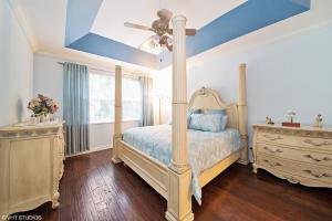 COACH HOMES OF ADDISON TR - Residential