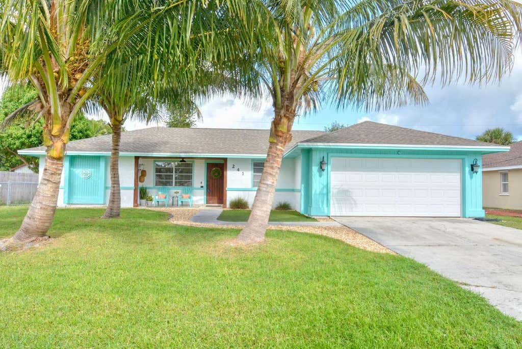 Photo of 241 SW Duval Avenue, Port Saint Lucie, FL 34983 (MLS # R10935083)