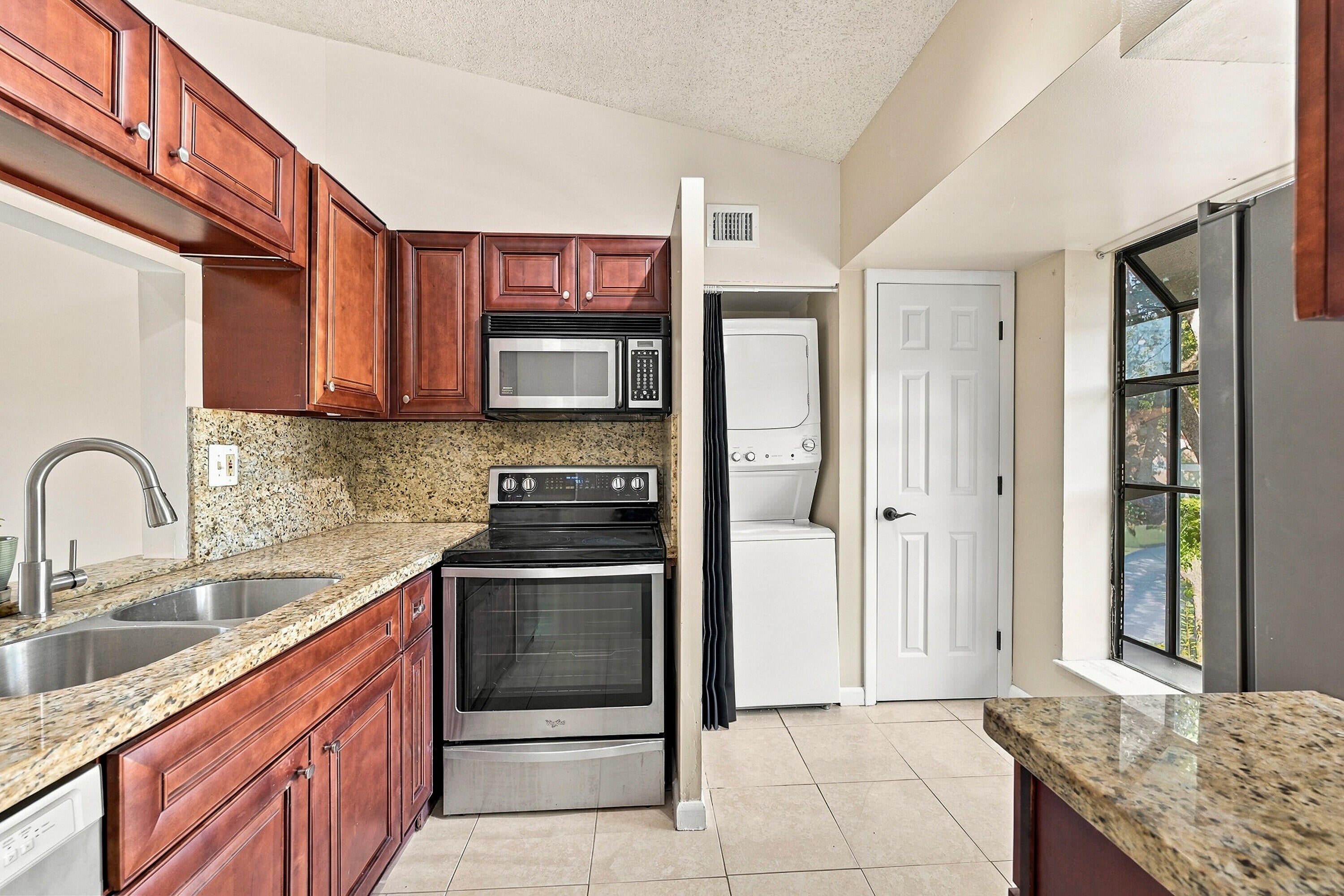 717 Gardens Drive 206