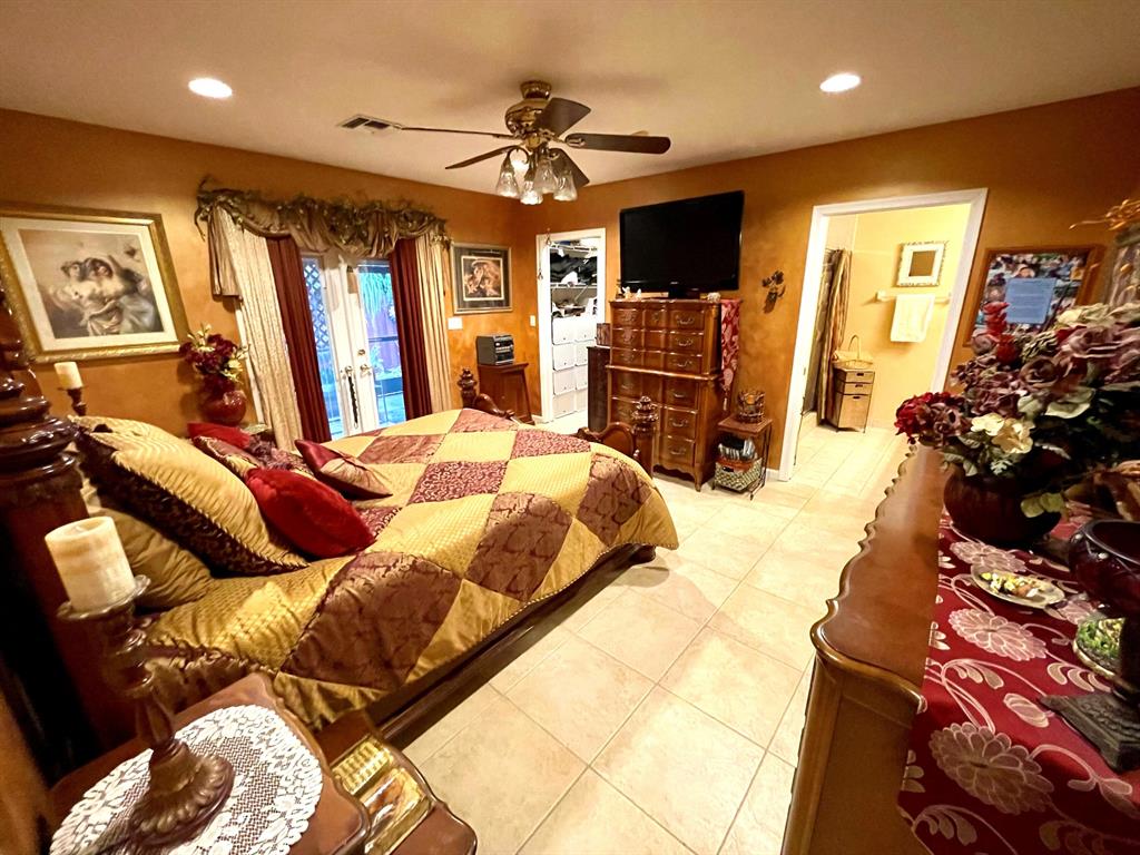 CRESTHAVEN 8 - Residential