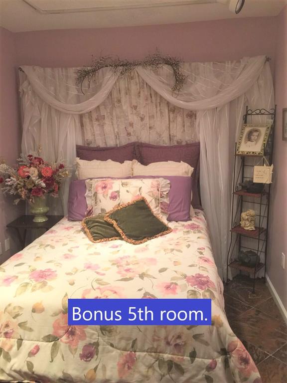 CRESTHAVEN 8 - Residential