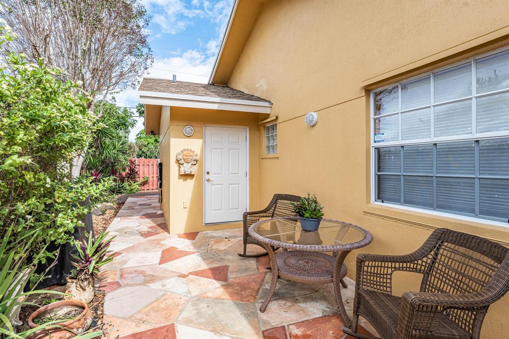 CRESTHAVEN 8 - Residential