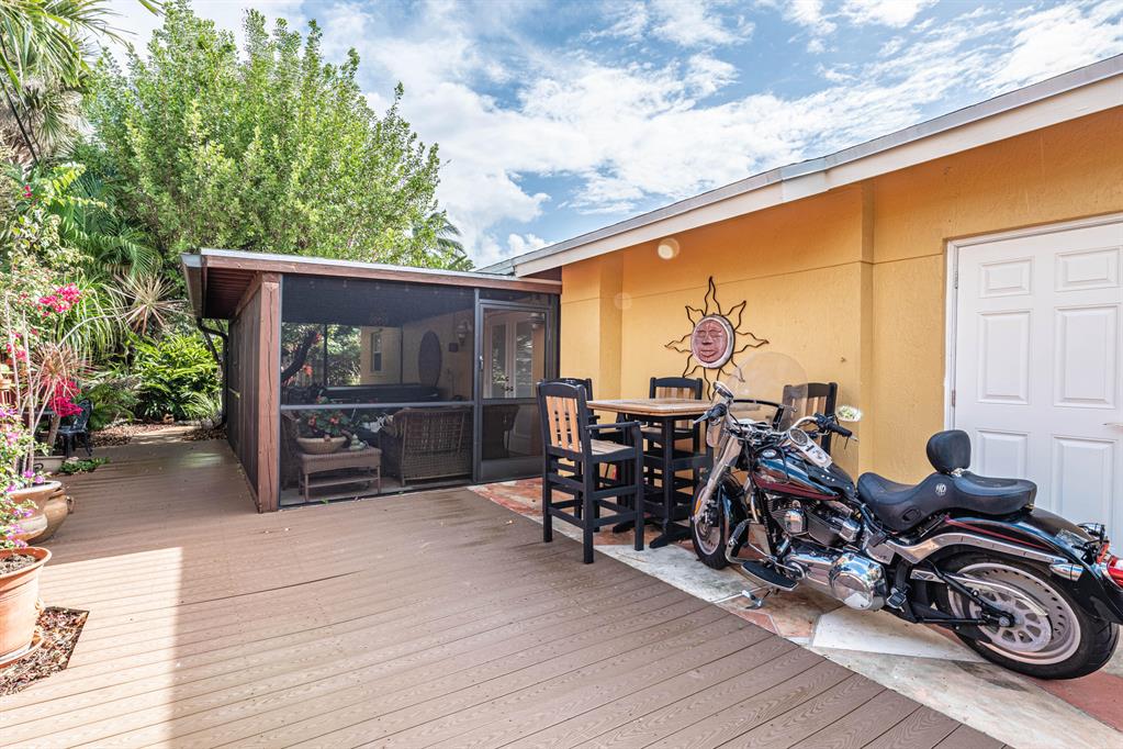 CRESTHAVEN 8 - Residential