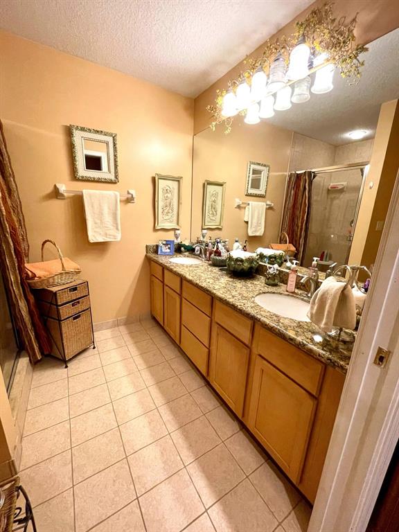 CRESTHAVEN 8 - Residential