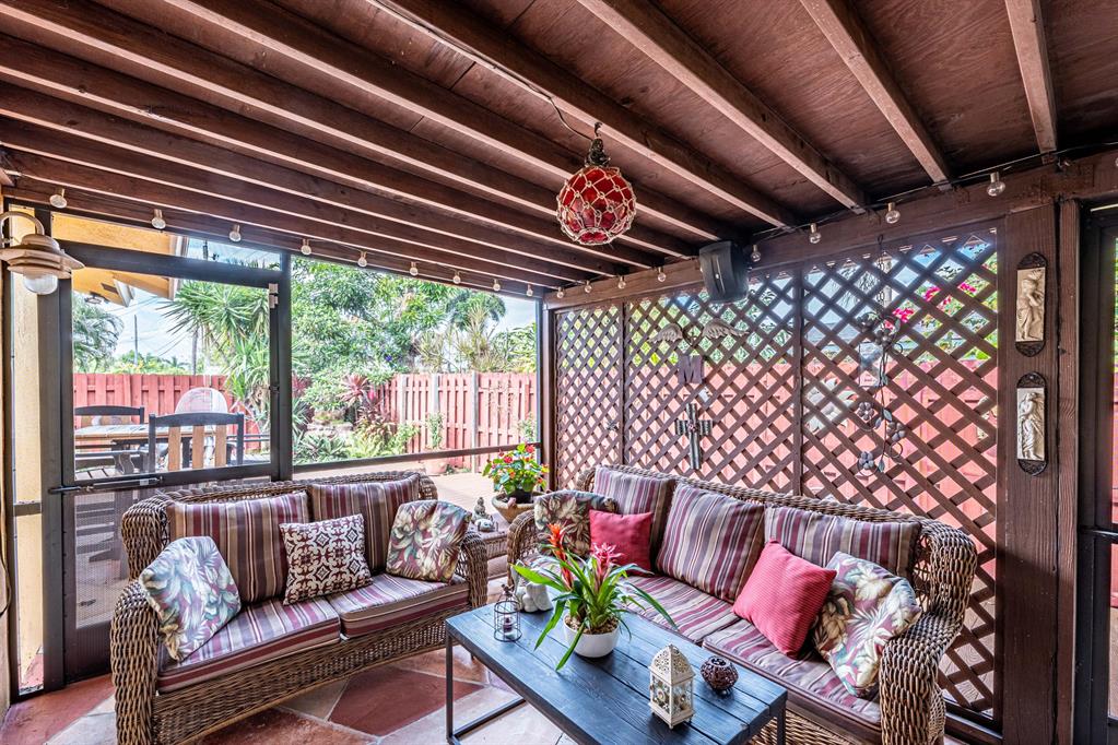 CRESTHAVEN 8 - Residential