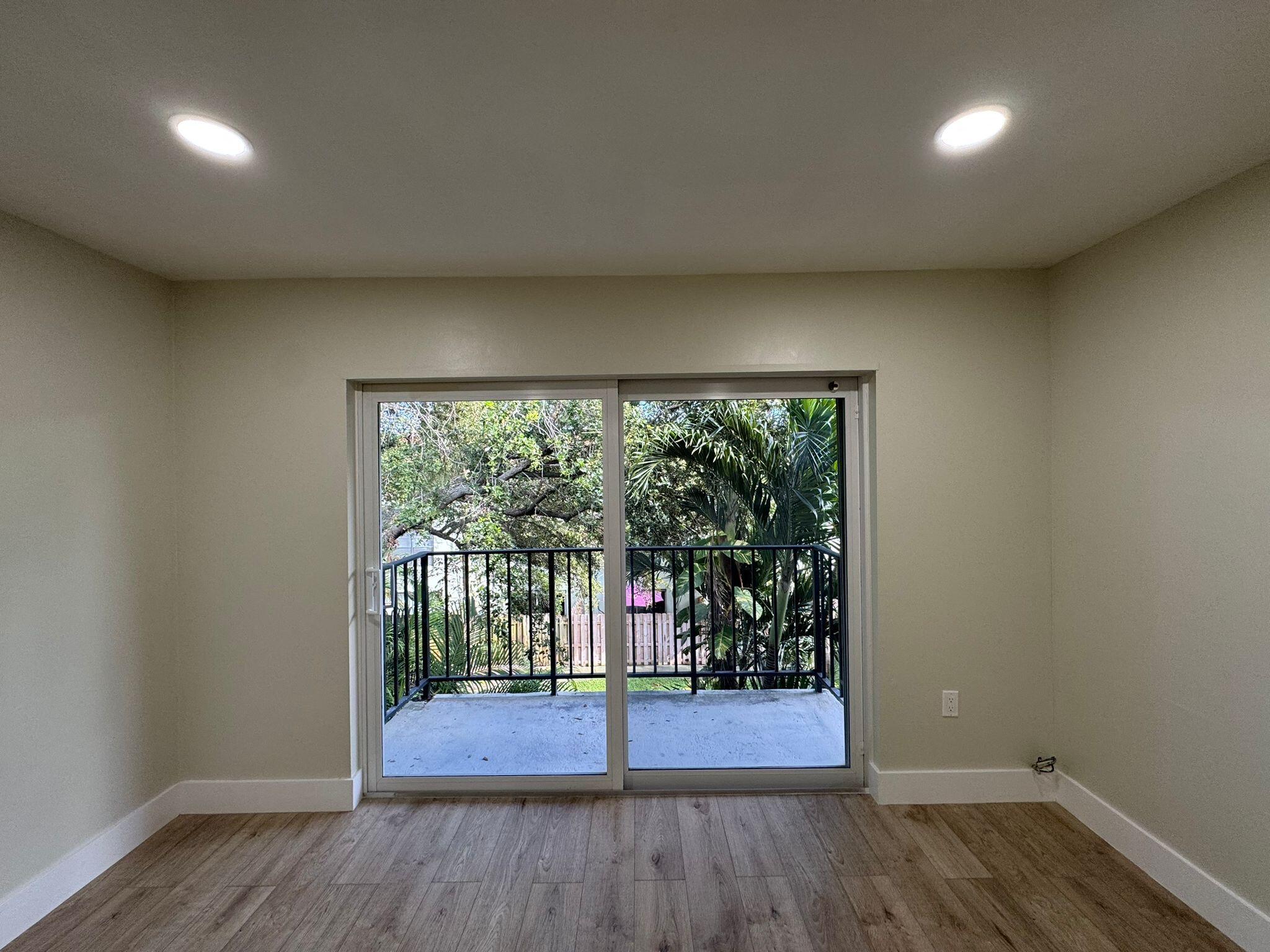 809 W Oakland Park Boulevard J10