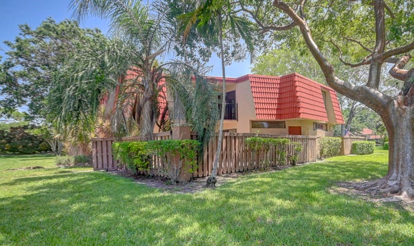 8225 SEVERN DR APT D, BOCA RATON, FL 33433 - Image 628a05d24e6d0f3c5e302b7f74e583d7/3500071978