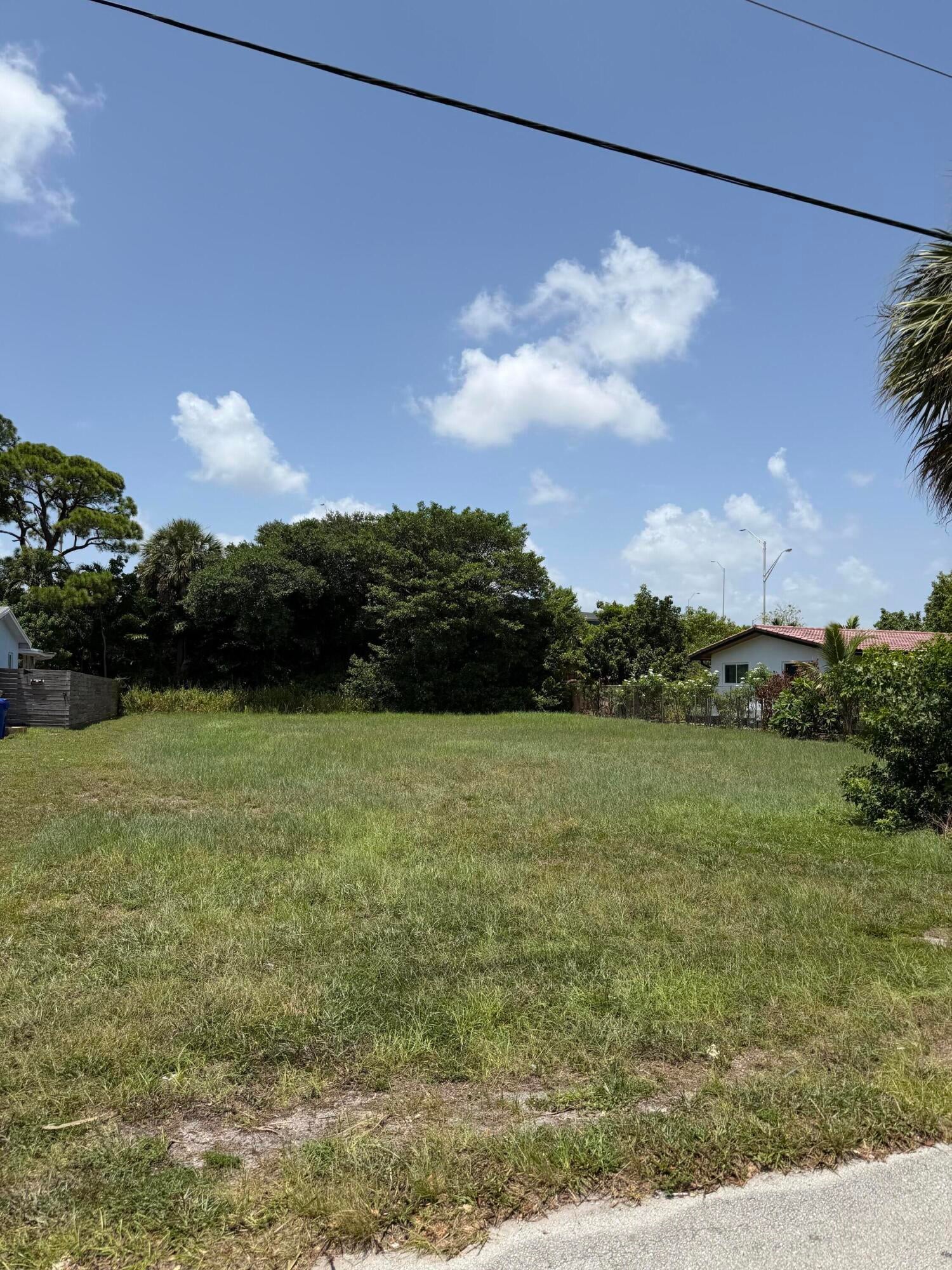 443 SW 20TH Avenue