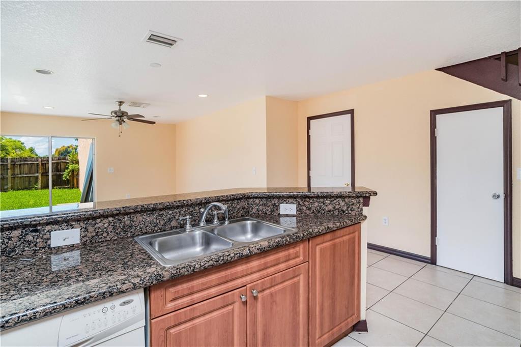 LAUDERDALE NORTH PARK - Residential