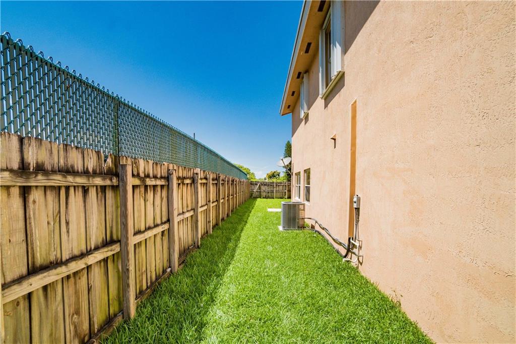 LAUDERDALE NORTH PARK - Residential