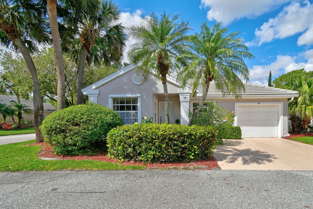 Photo of 49 Admirals Court, Palm Beach Gardens, FL 33418 (MLS # B26020497)