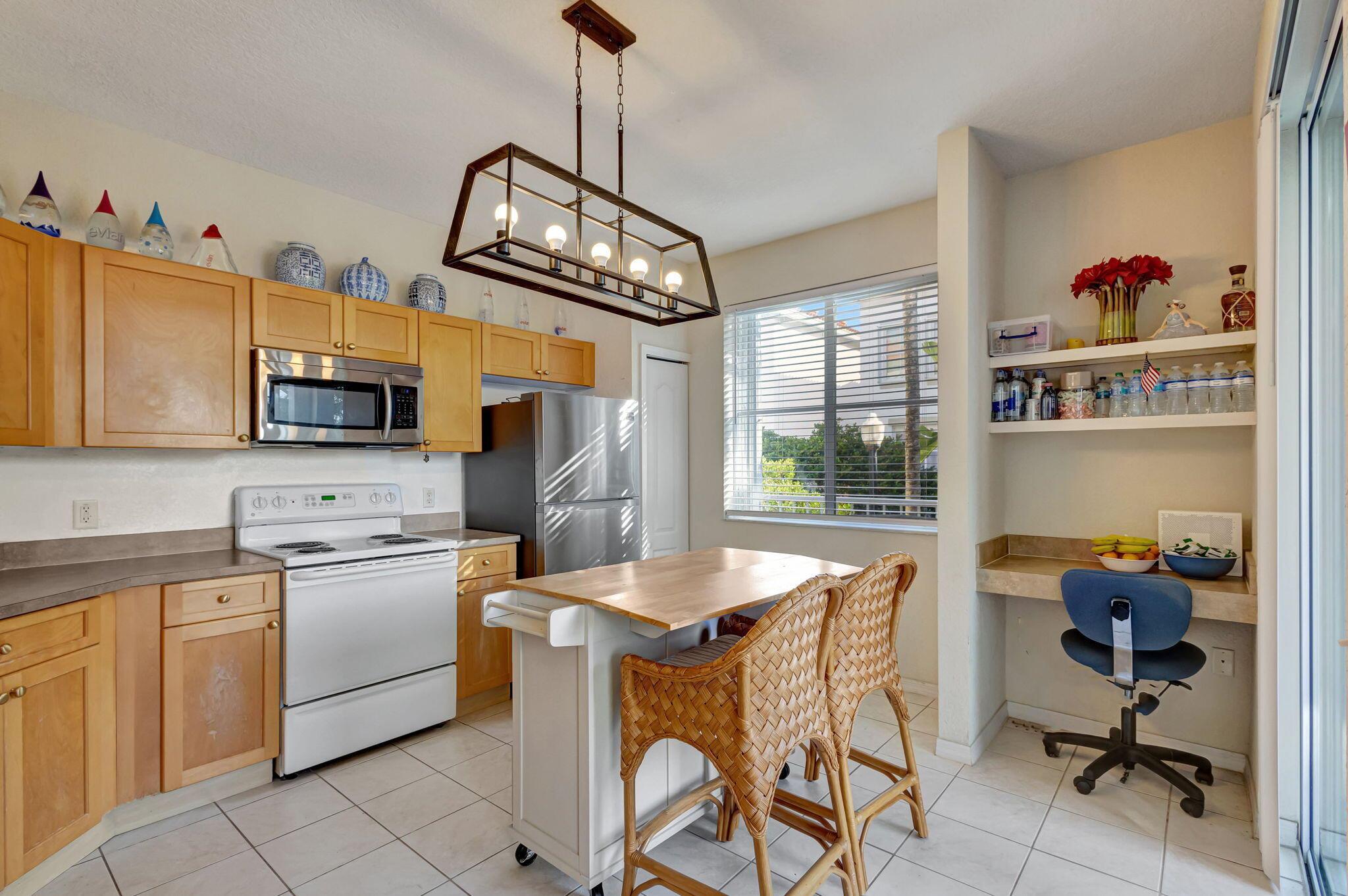 RESIDENCES AT LEGACY PLAC - Residential Lease