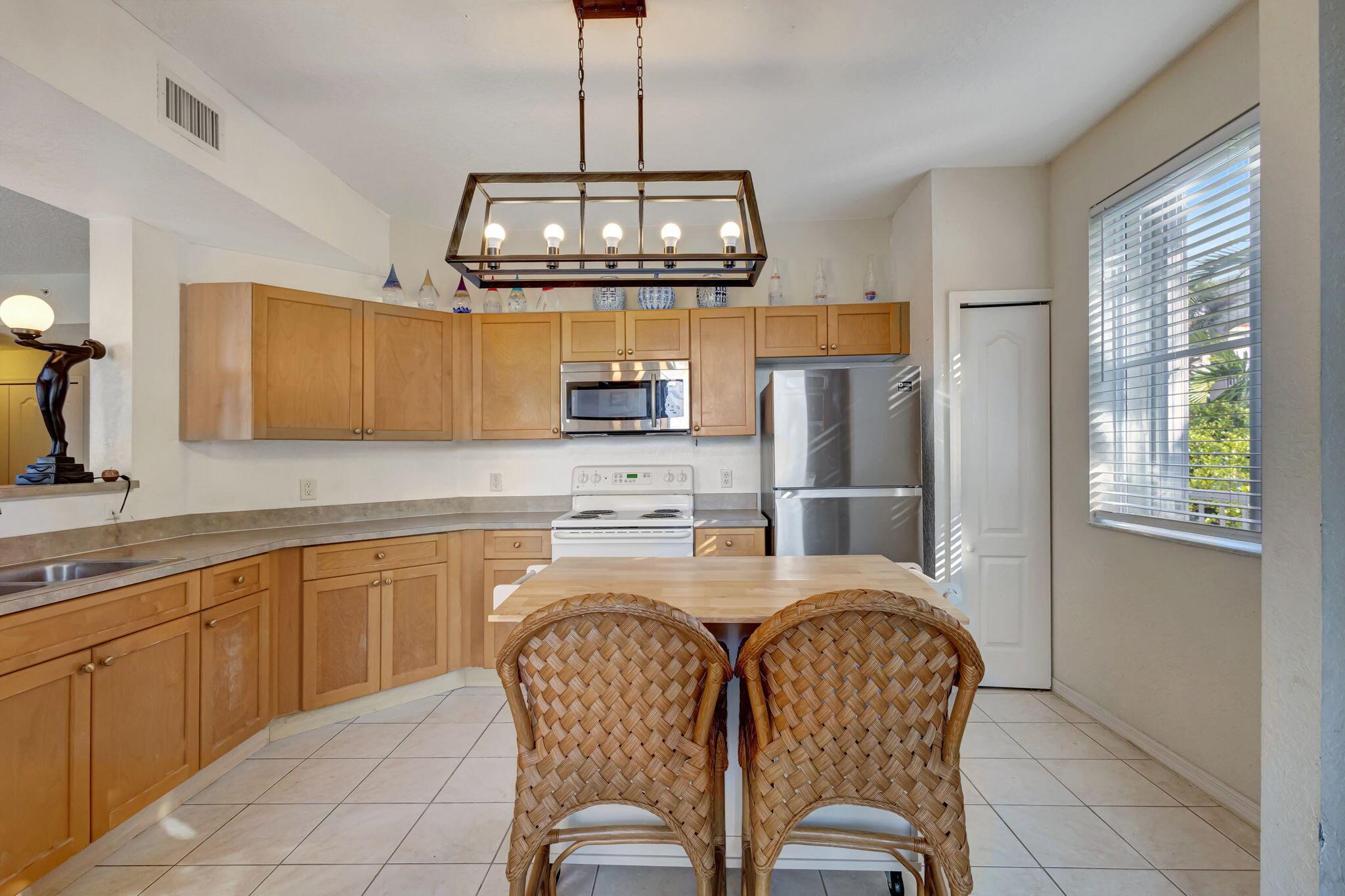 RESIDENCES AT LEGACY PLAC - Residential Lease