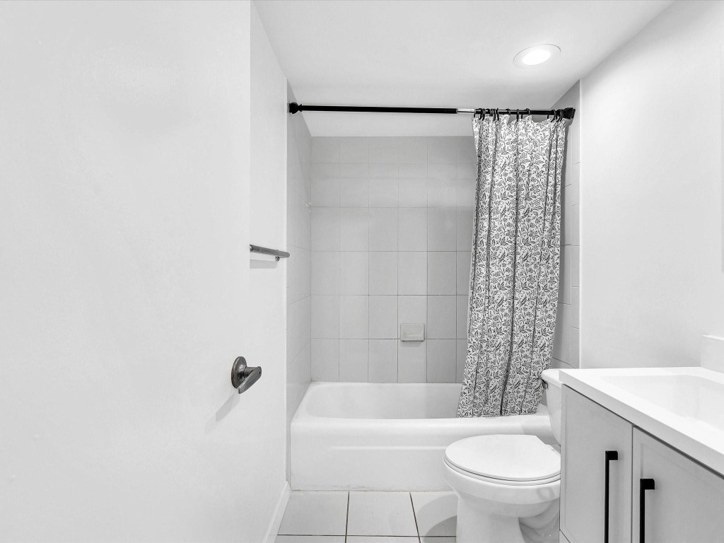 Residences On Hollywood - Residential