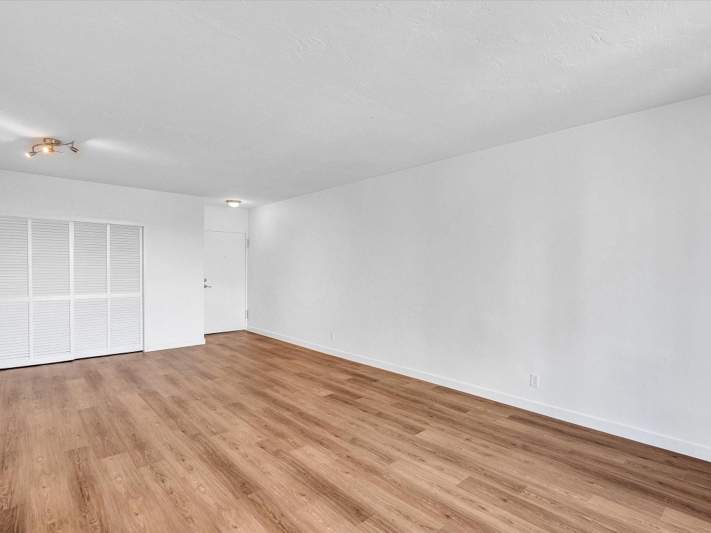 Residences On Hollywood - Residential