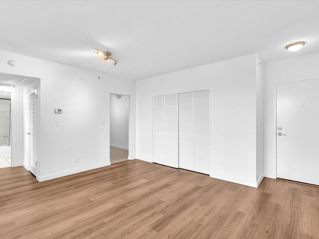 Residences On Hollywood - Residential