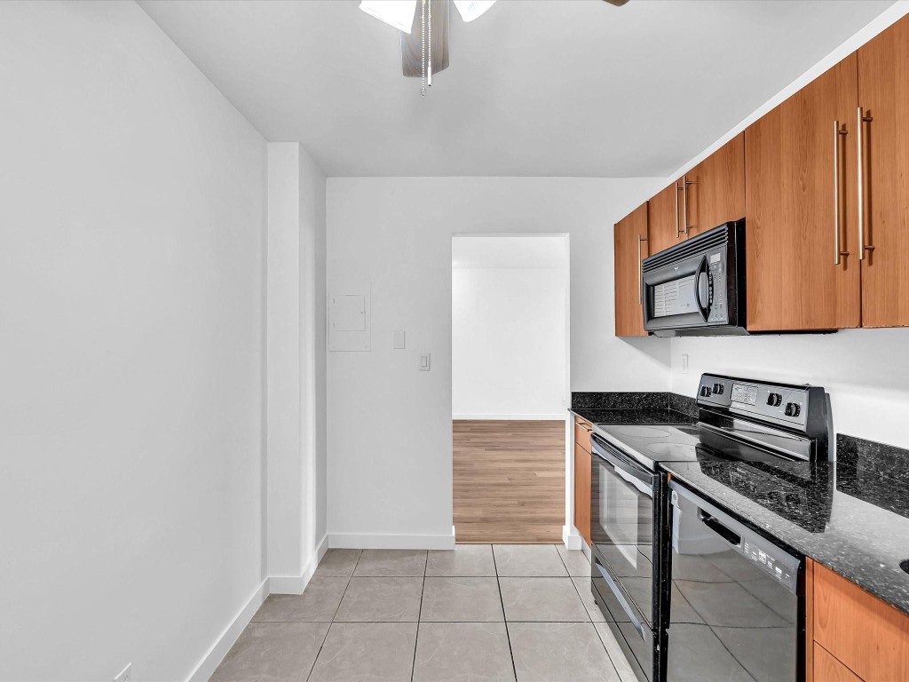 Residences On Hollywood - Residential