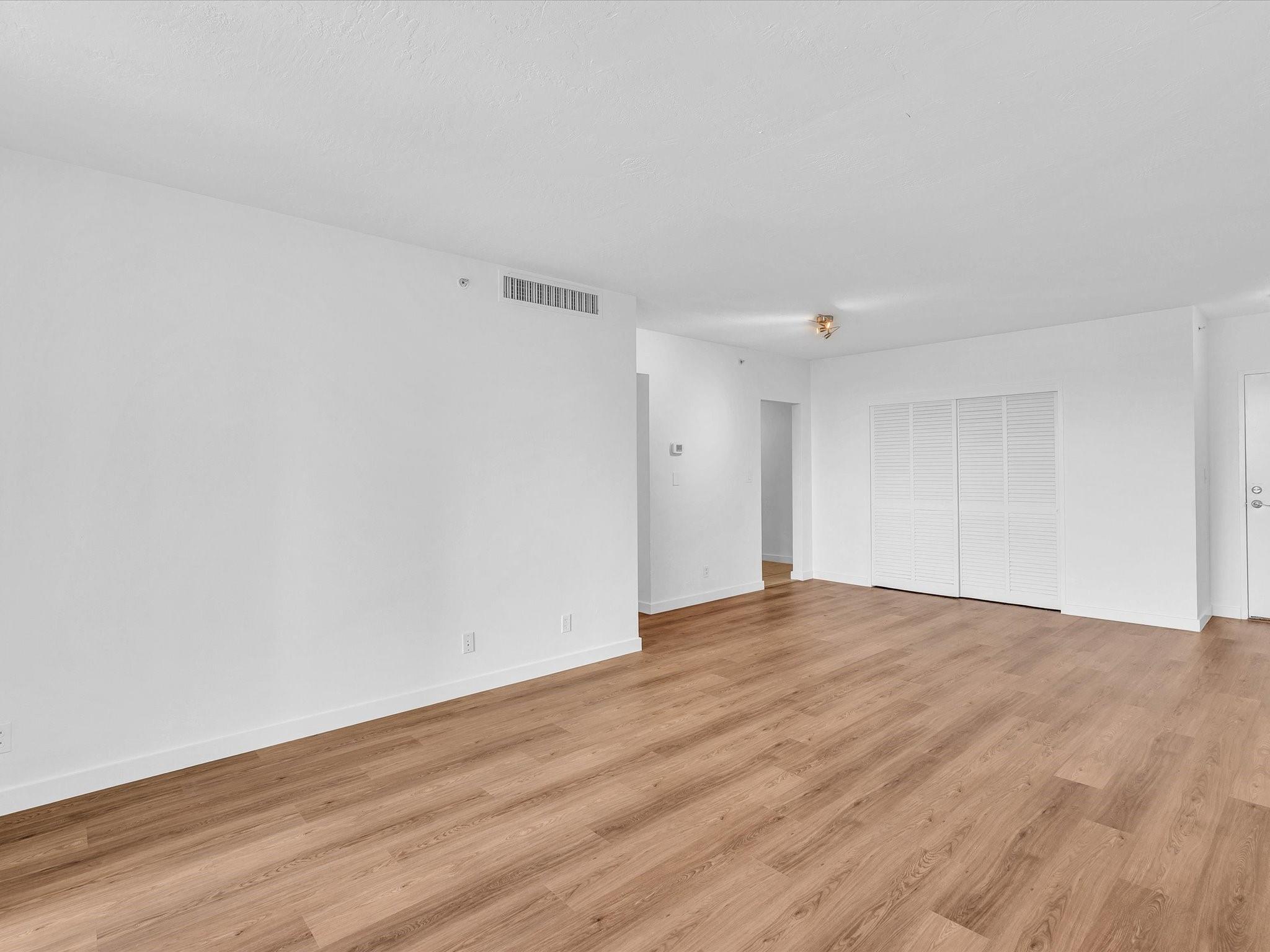 Residences On Hollywood - Residential