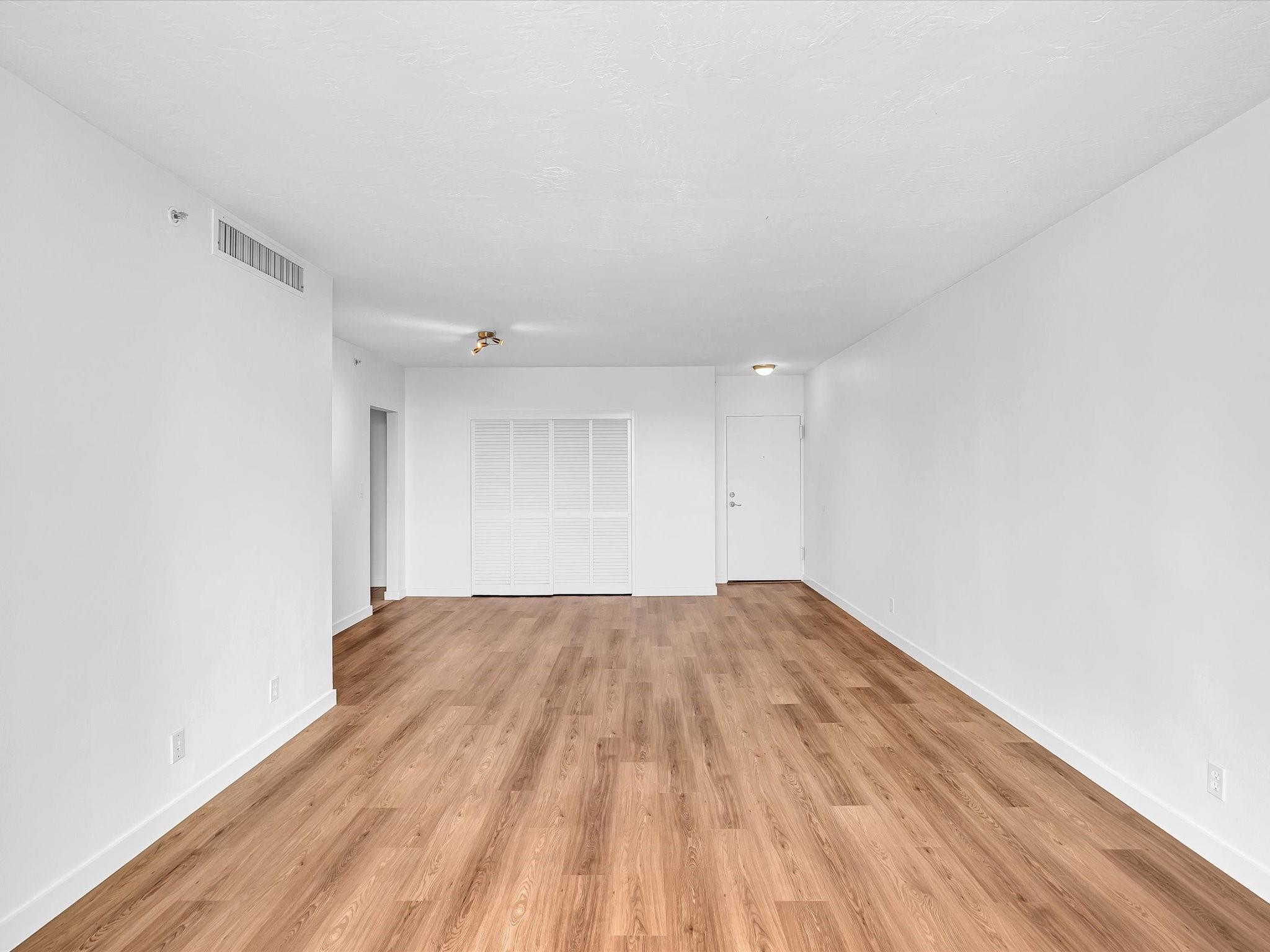 Residences On Hollywood - Residential