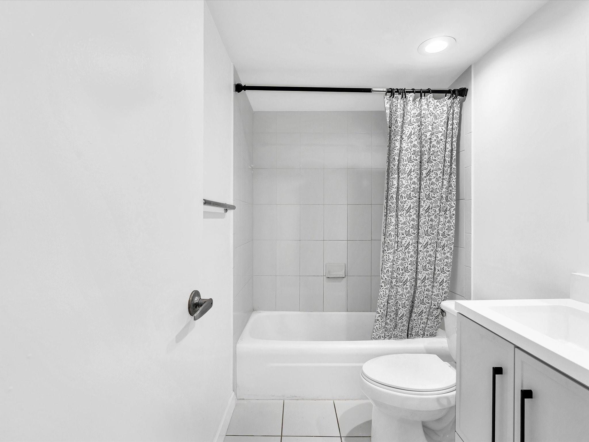 Residences On Hollywood - Residential