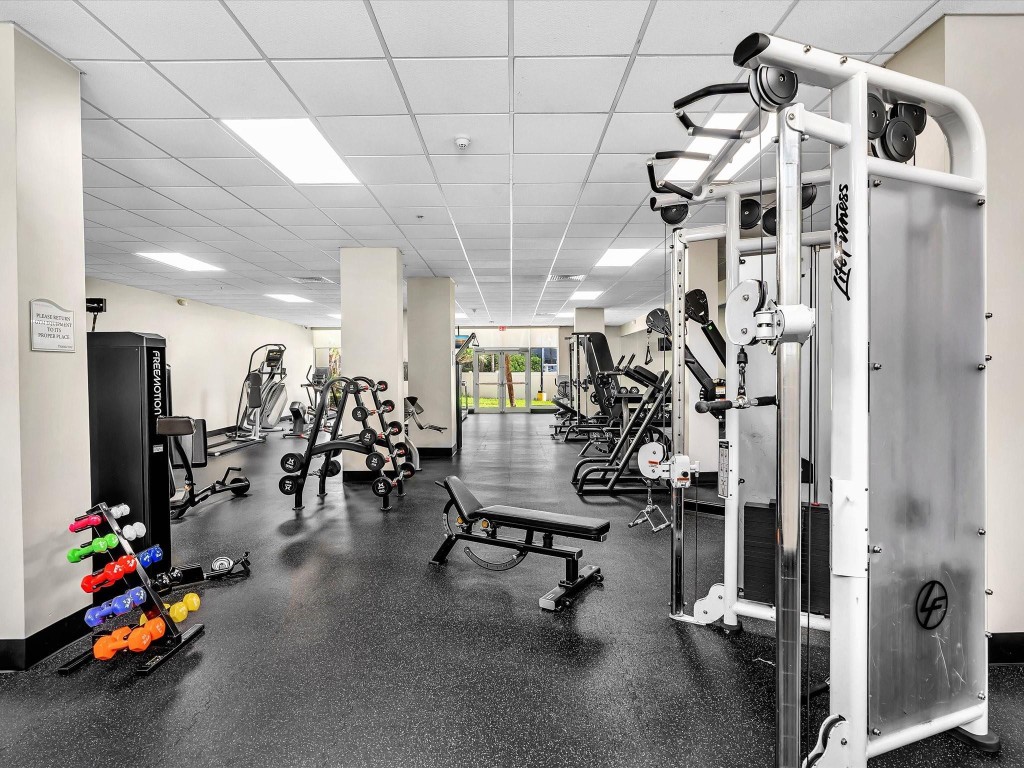 Residences On Hollywood - Residential