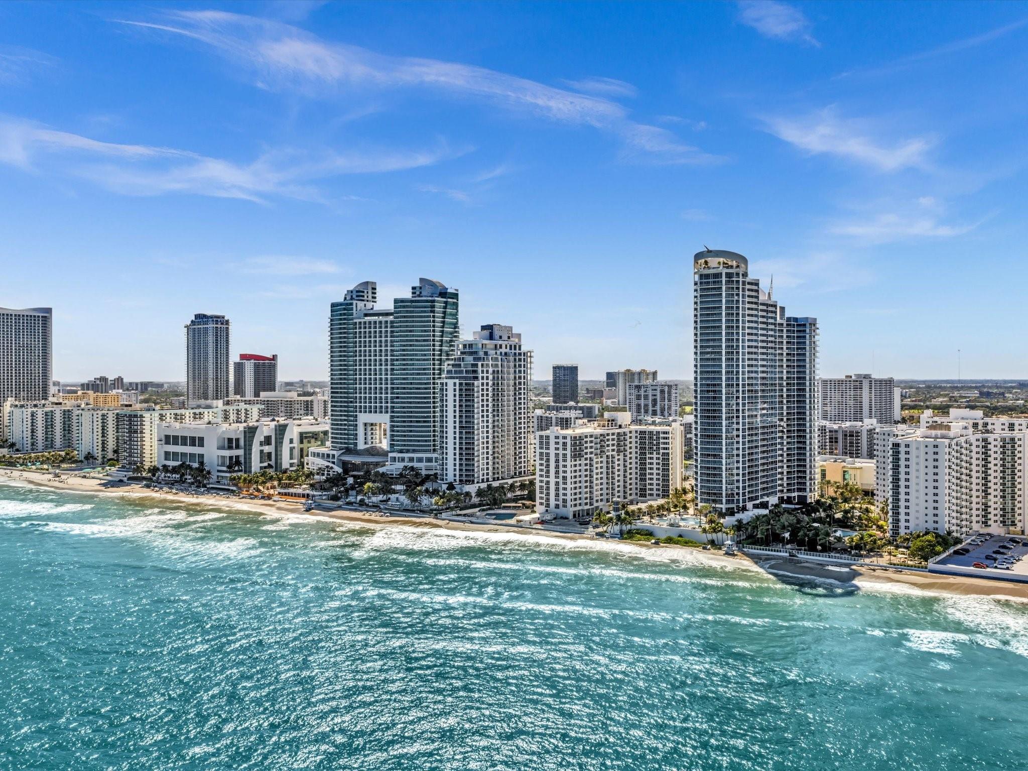 Residences On Hollywood - Residential