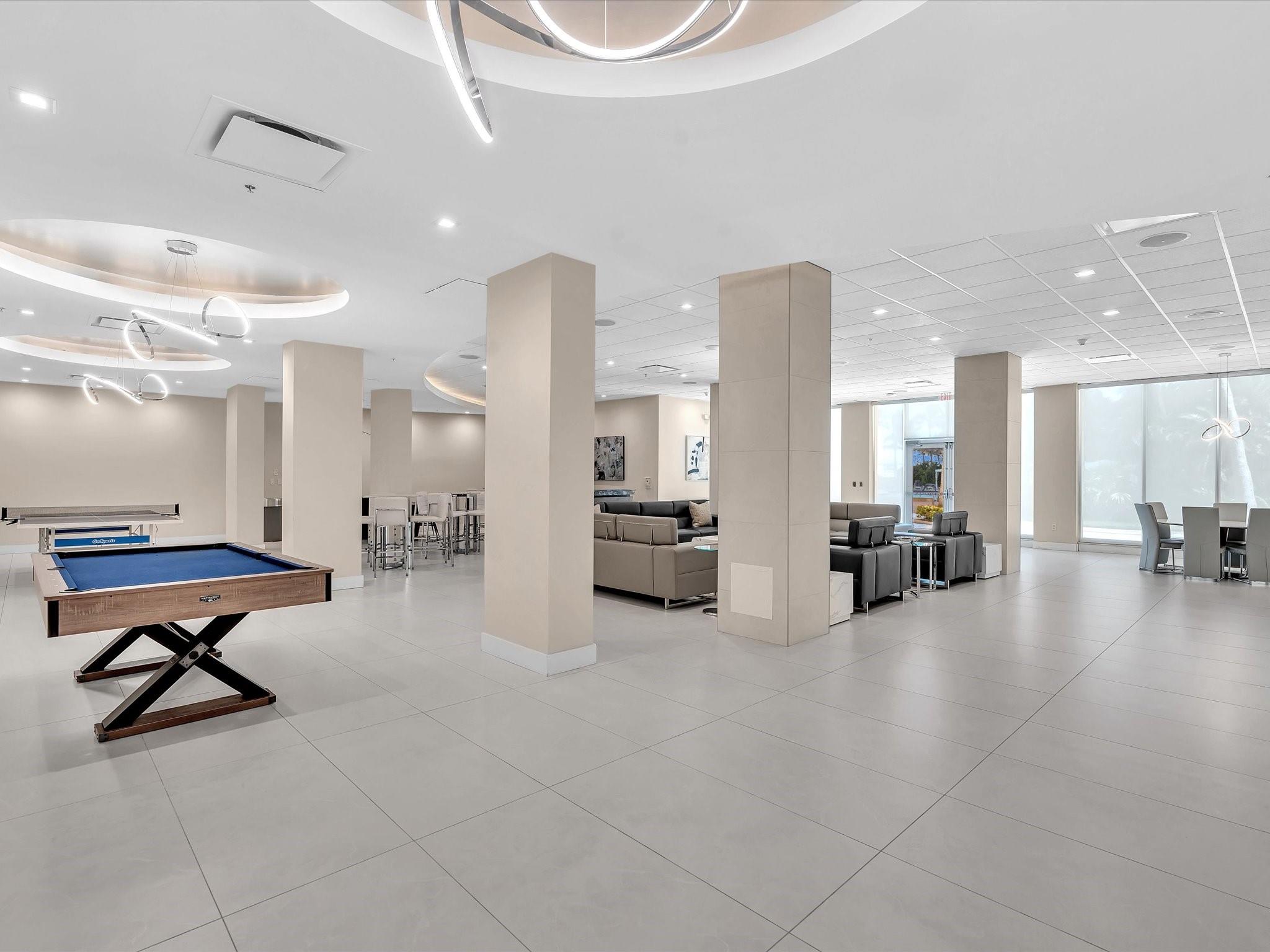 Residences On Hollywood - Residential