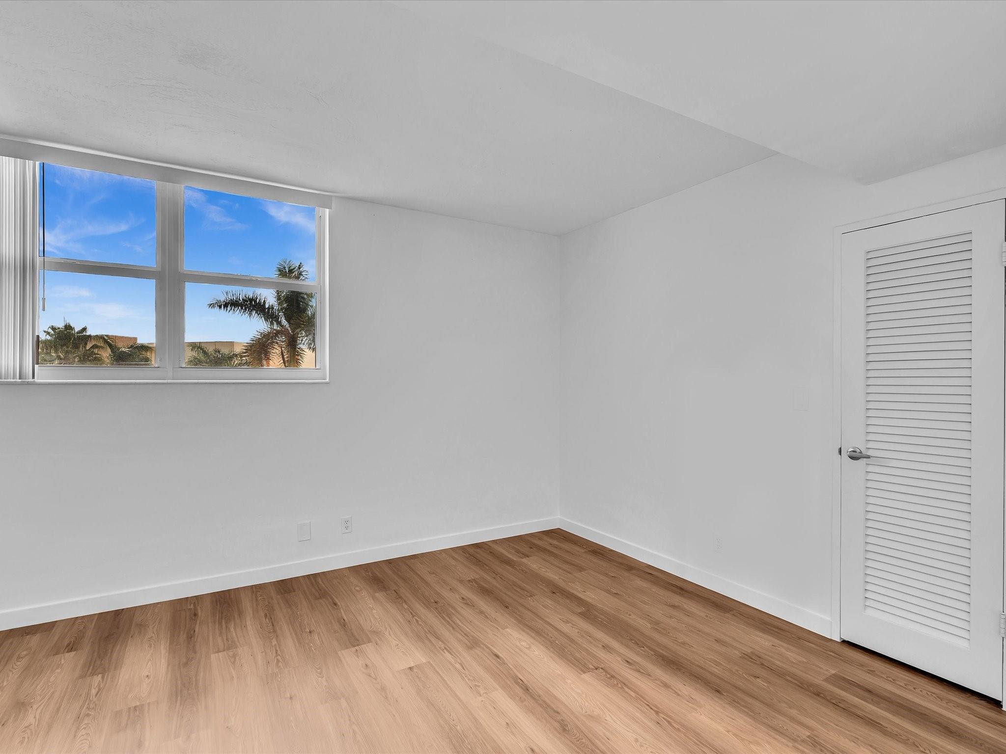 Residences On Hollywood - Residential