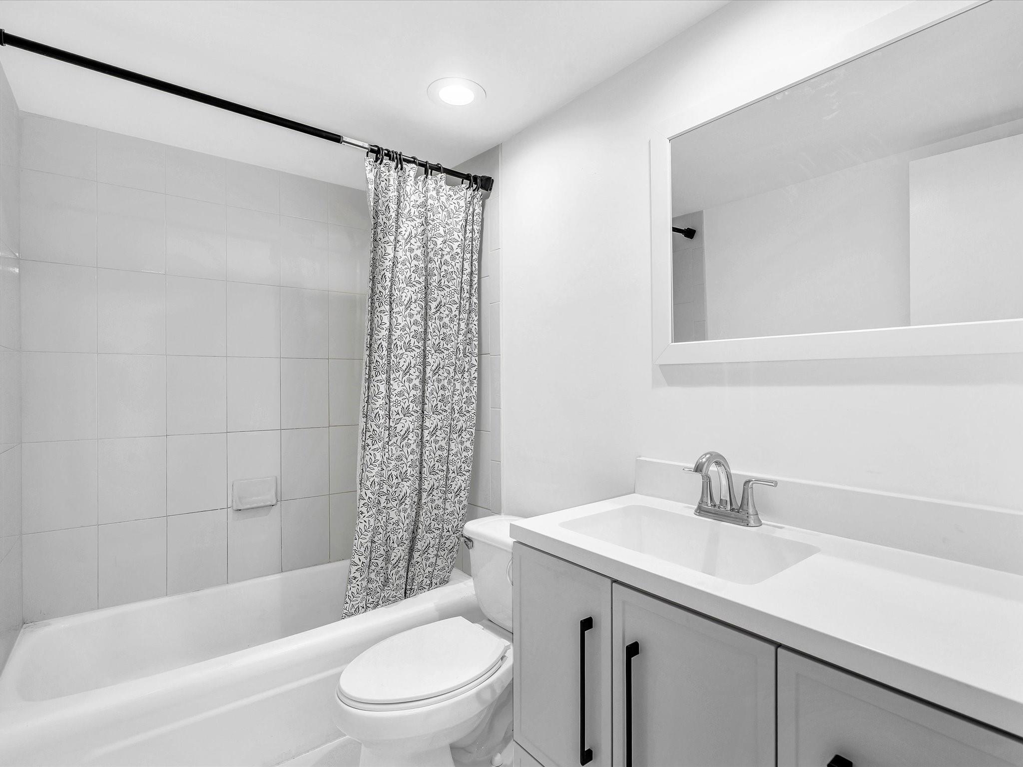 Residences On Hollywood - Residential