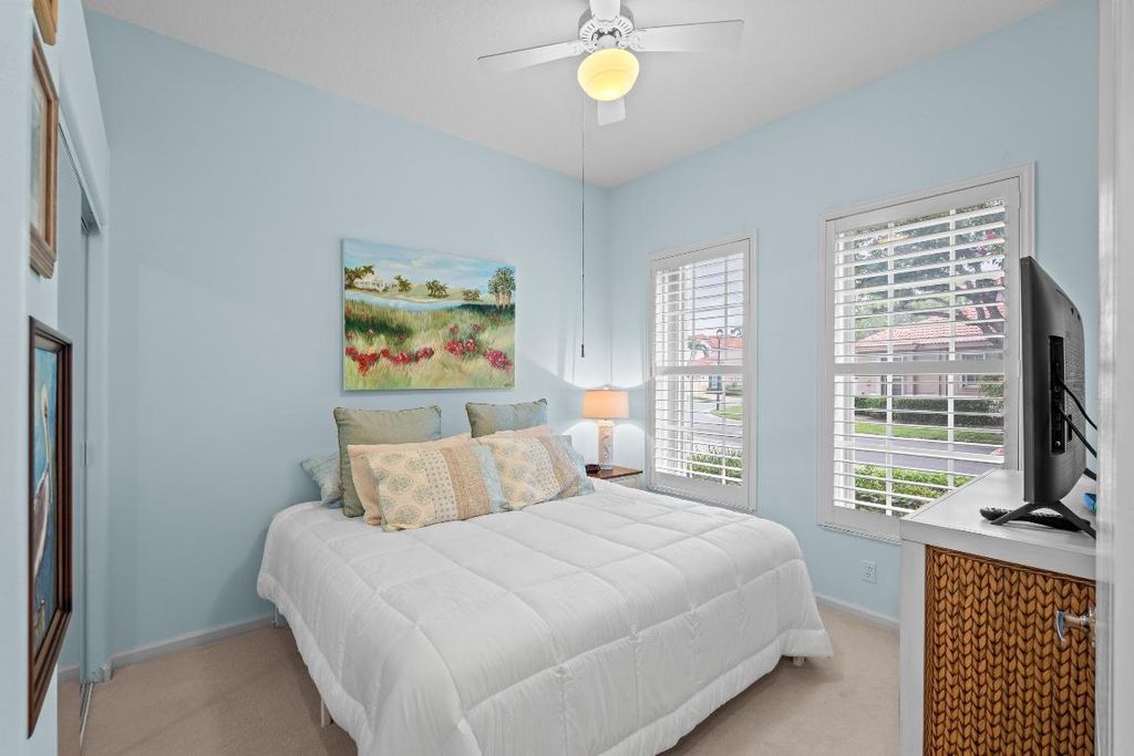 Photo of 15 Porta Vista Circle, Palm Beach Gardens, FL 33418 (MLS # R11078618)