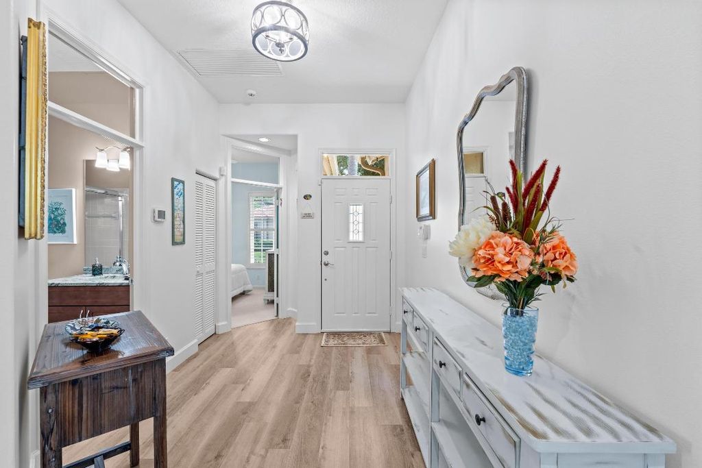 Photo of 15 Porta Vista Circle, Palm Beach Gardens, FL 33418 (MLS # R11078618)