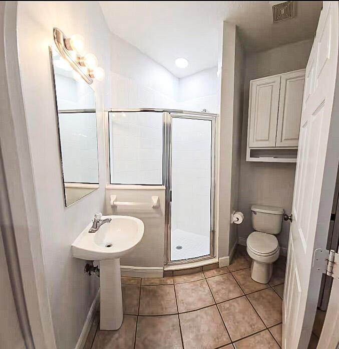 GOLF VILLAS II CONDOMINIU - Residential Lease