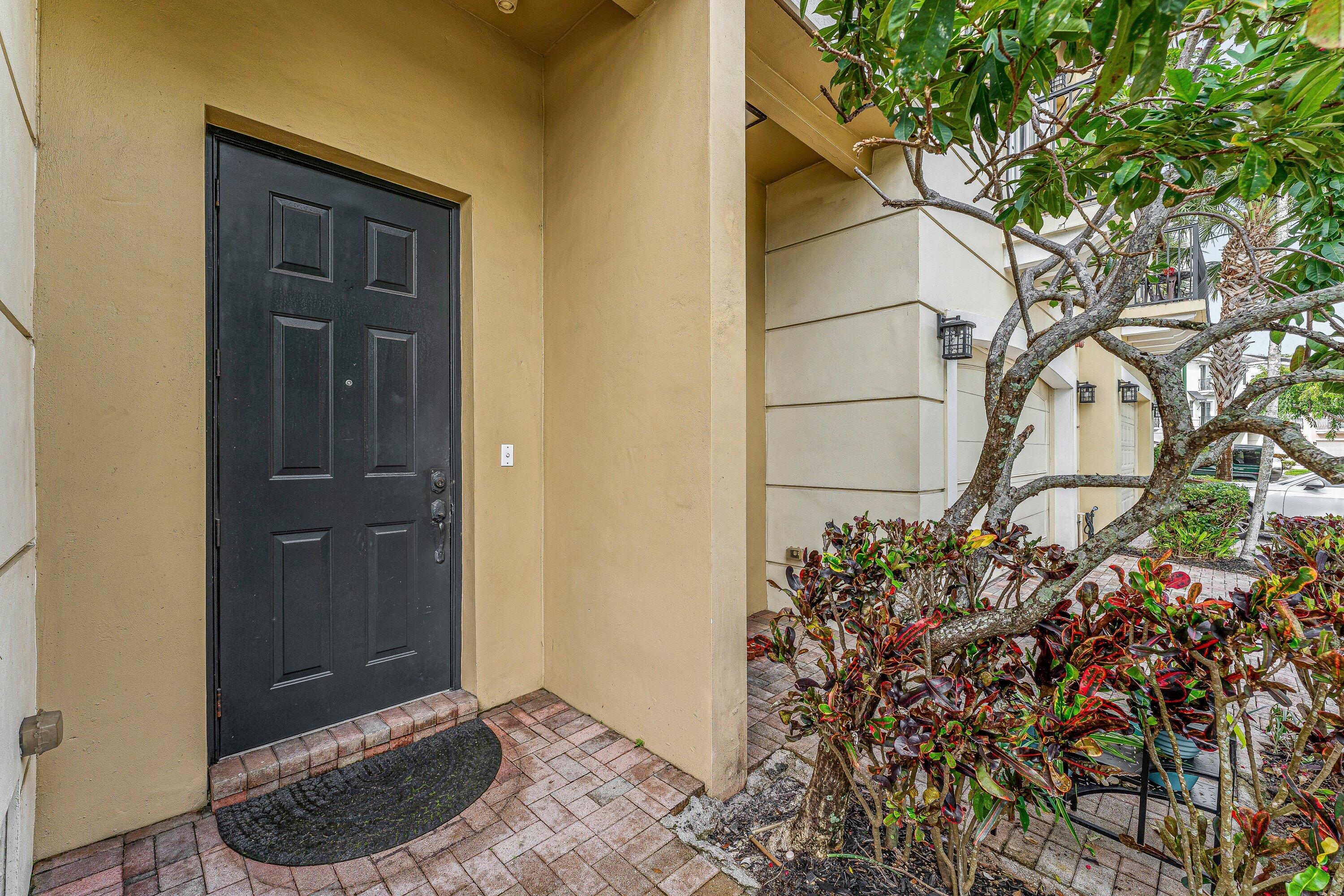 673 NW 38th Circle
