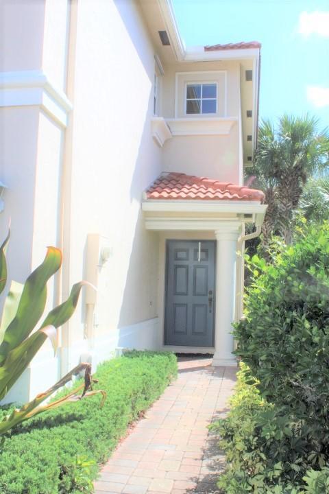 VERONA PALMS - Residential