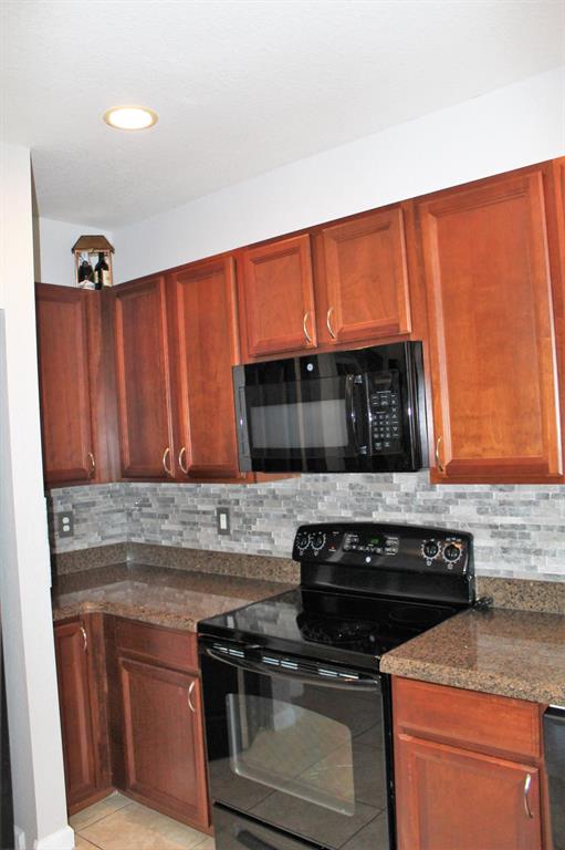 VERONA PALMS - Residential