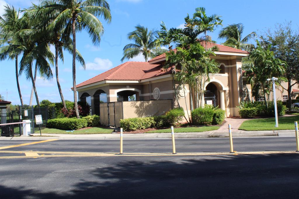 VERONA PALMS - Residential