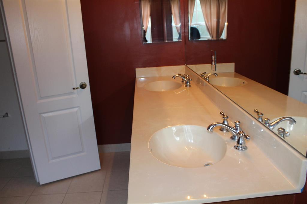 VERONA PALMS - Residential